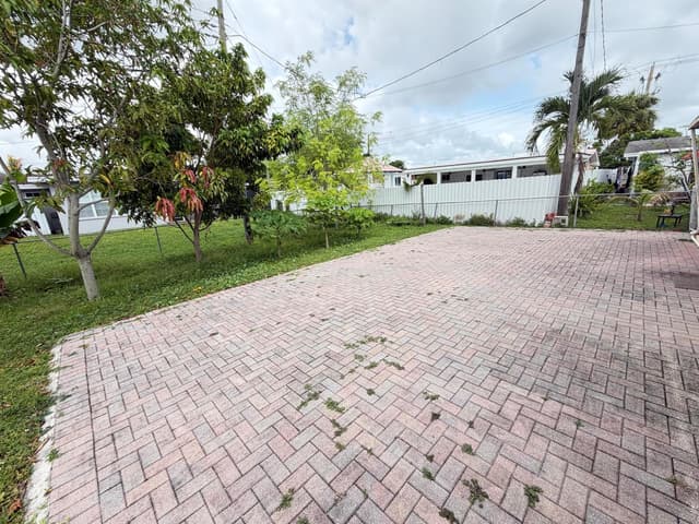 8870 Taft Street, Pembroke Pines FL 33024 - Pembroke Pines, FL - Photo 6