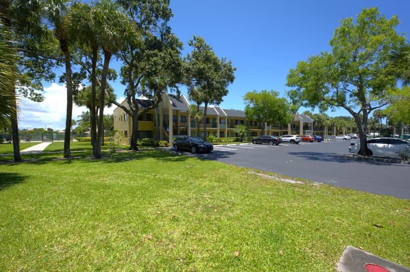 1509 Meadows Circle W, Boynton Beach FL 33436