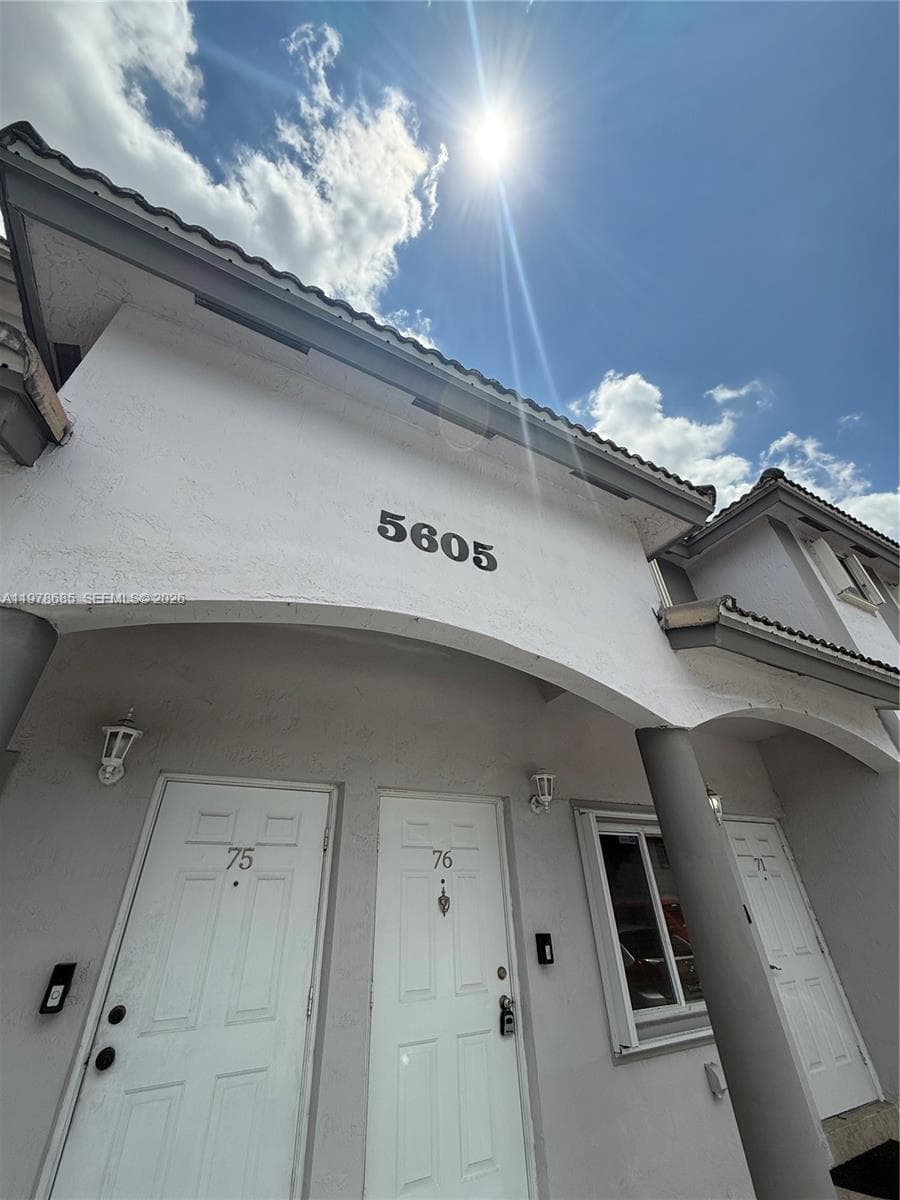 5605 NW 109th Ave # 76, Doral FL 33178