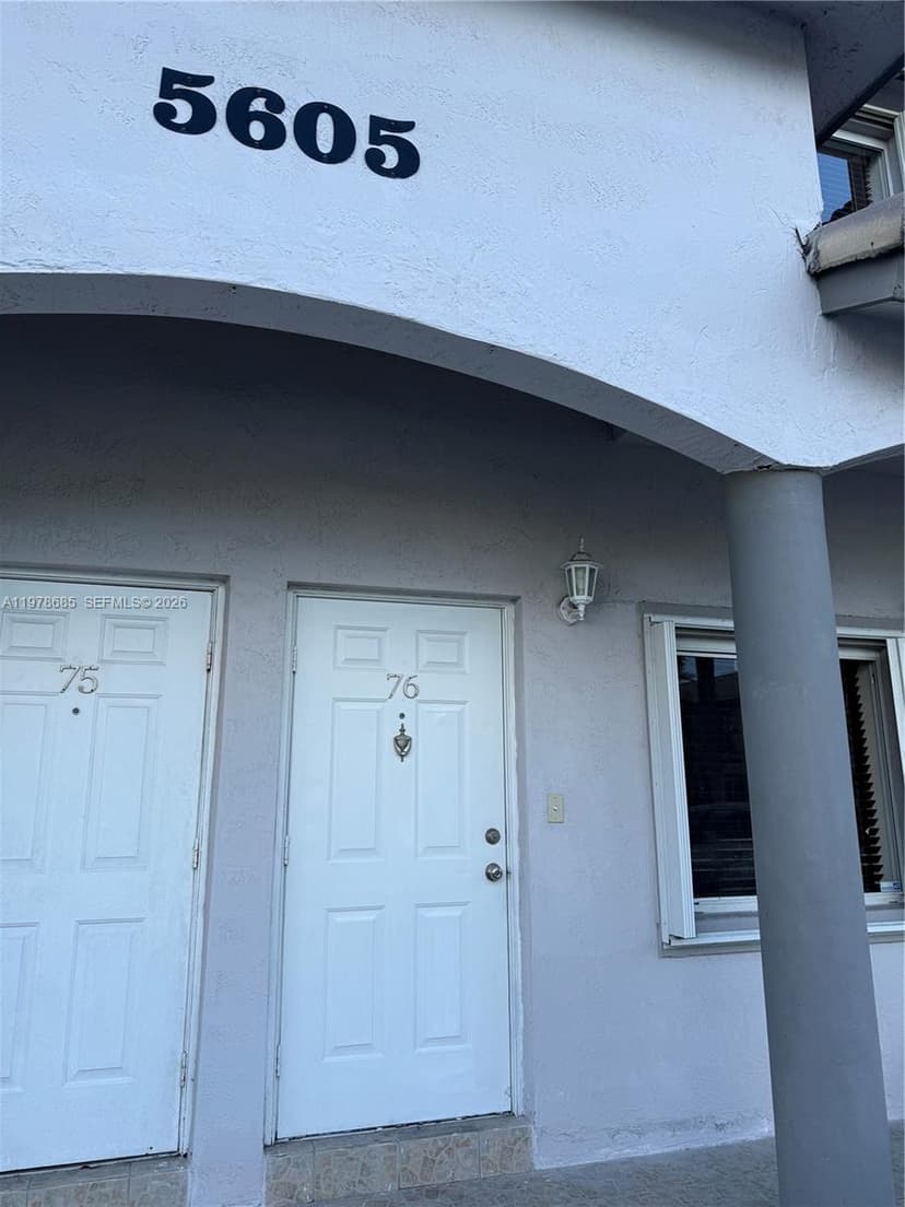 5605 NW 109th Ave # 76, Doral FL 33178