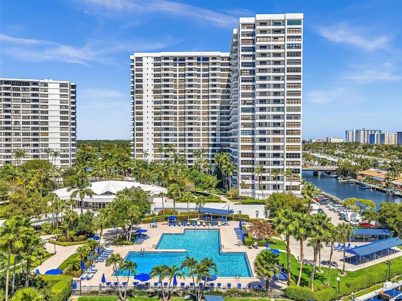 2500 Parkview Dr # 1108, Hallandale Beach FL 33009