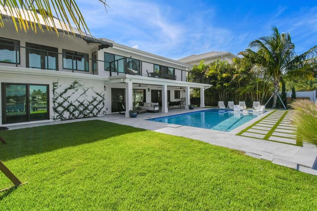 12880 S Shore Drive, Palm Beach Gardens FL 33410 - Palm Beach Gardens, FL - Photo 5