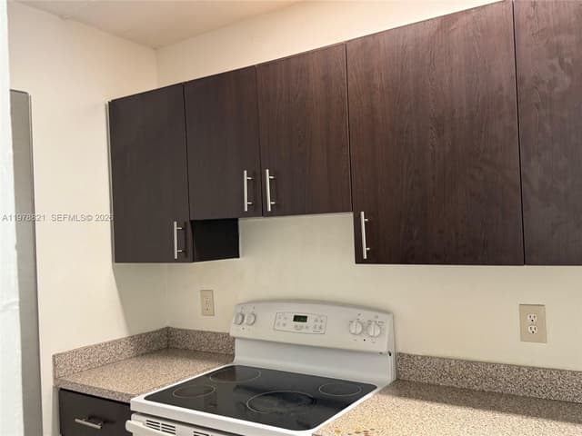 1001 Twin lakes Dr. # D, Coral Springs FL 33071 - Coral Springs, FL - Photo 3