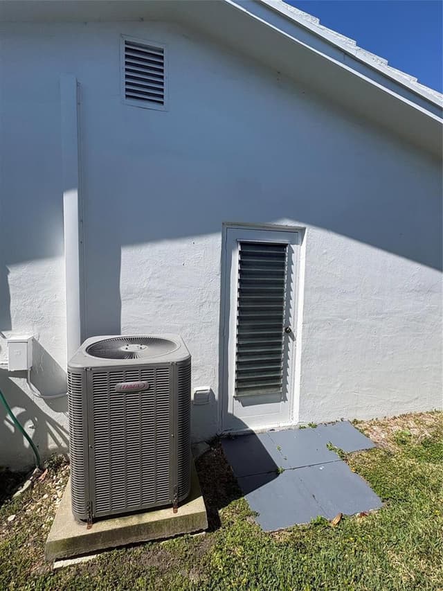2392 SW 13th Terrace, Boynton Beach FL 33426 - Boynton Beach, FL - Photo 6
