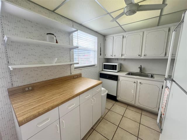 244 Farnham K # 244, Deerfield Beach FL 33442 - Deerfield Beach, FL - Photo 2