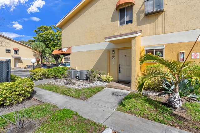 3053 N Oakland Forest Drive # 102, Oakland Park FL 33309 - Oakland Park, FL - Photo 3