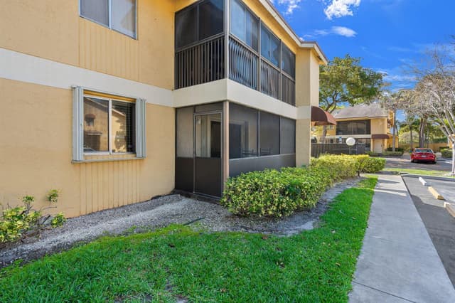 3053 N Oakland Forest Drive # 102, Oakland Park FL 33309 - Oakland Park, FL - Photo 5