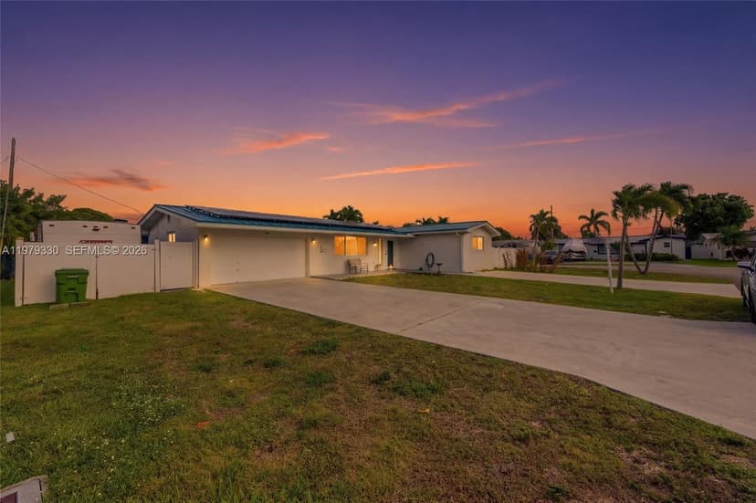 1101 NW 86th Ter, Pembroke Pines FL 33024