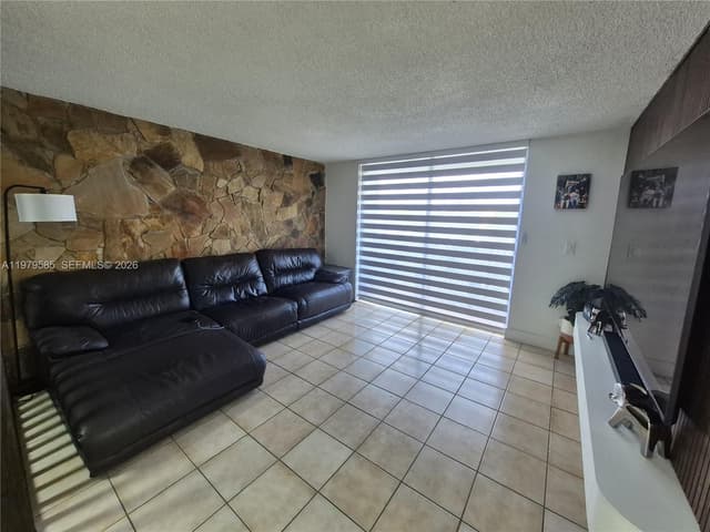8405 NW 8th St # 304, Miami FL 33126 - Miami, FL - Photo 6