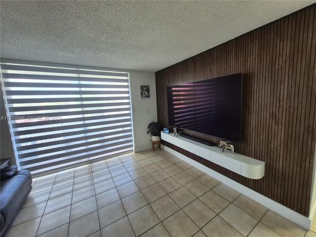 8405 NW 8th St # 304, Miami FL 33126 - Miami, FL - Photo 7