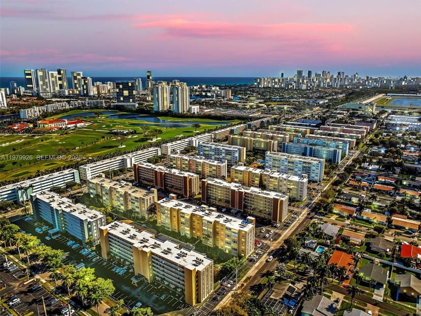 610 NE 12th Ave # 203, Hallandale Beach FL 33009