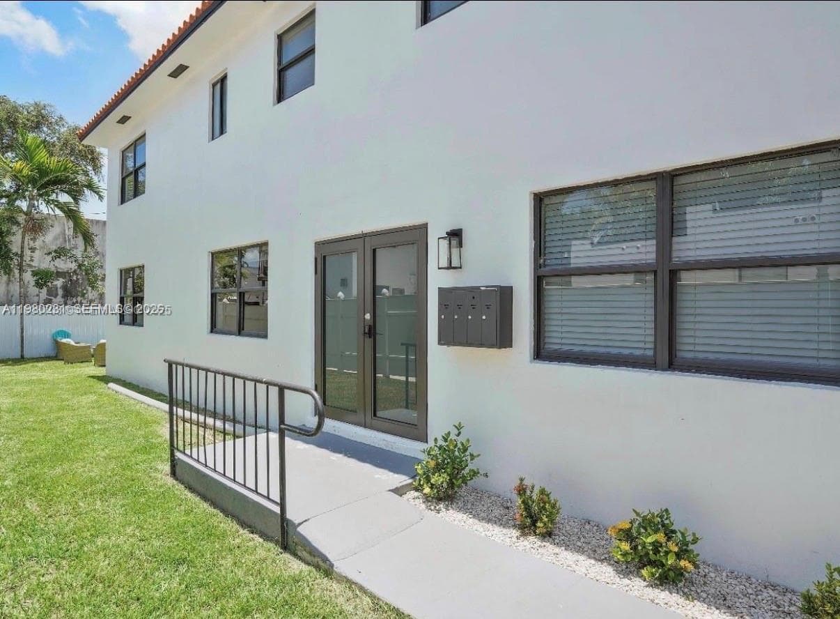 584 NW 30th St, Miami FL 33127