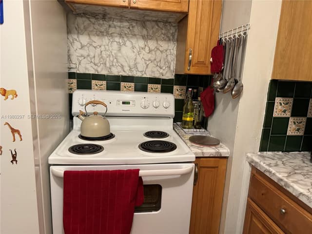 6507 Winfield Blvd, Margate FL 33063 - Margate, FL - Photo 7