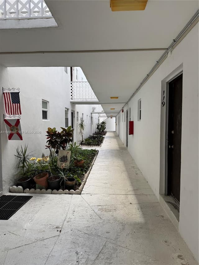 6507 Winfield Blvd, Margate FL 33063 - Margate, FL - Photo 4