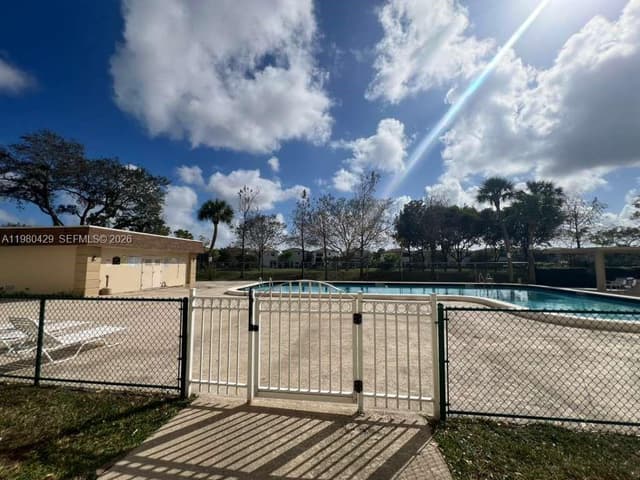 800 NE 195th St # 501, Miami FL 33179 - Miami, FL - Photo 5