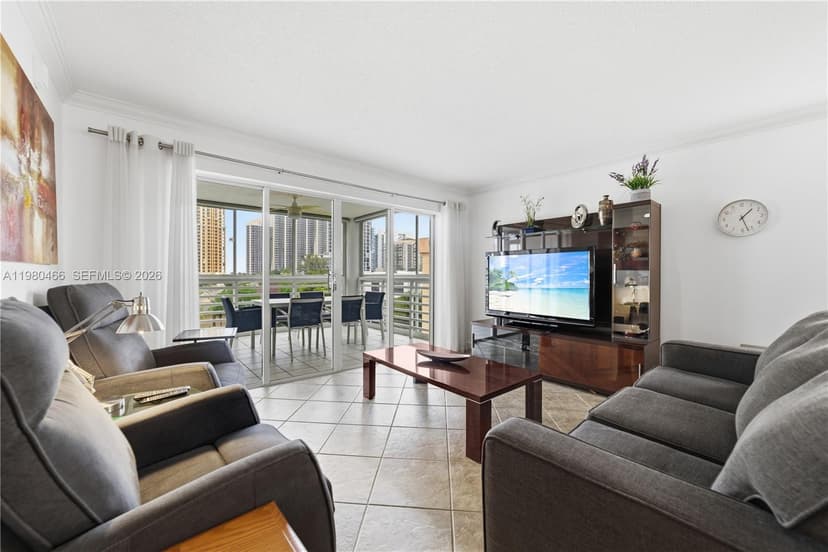 17801 N Bay Rd # 614, Sunny Isles Beach FL 33160