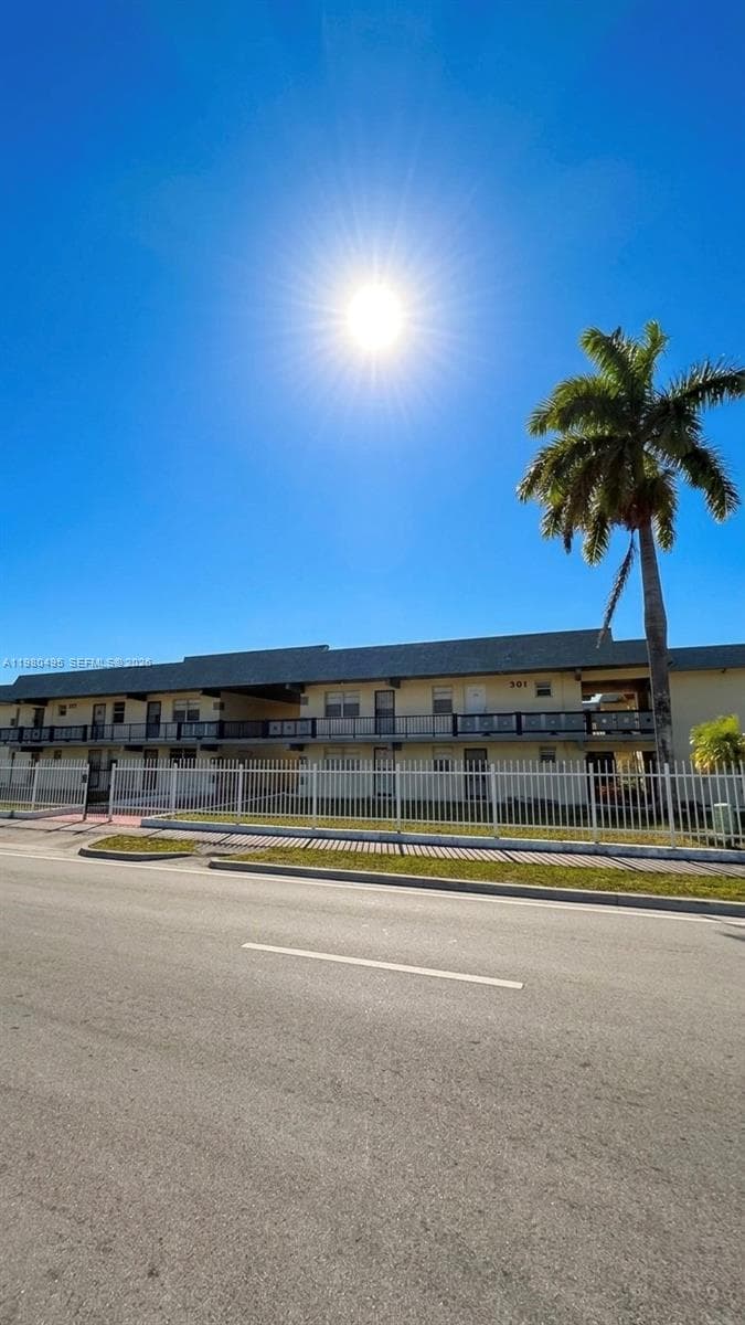 301 NW 177th St # 201, Miami Gardens FL 33169
