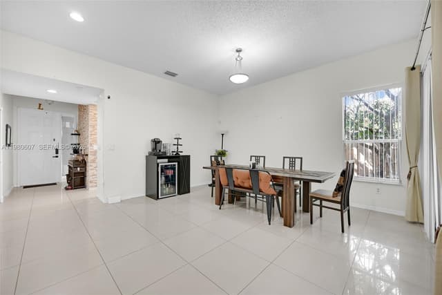 2007 NE 6th Ct, Homestead FL 33033 - Homestead, FL - Photo 6