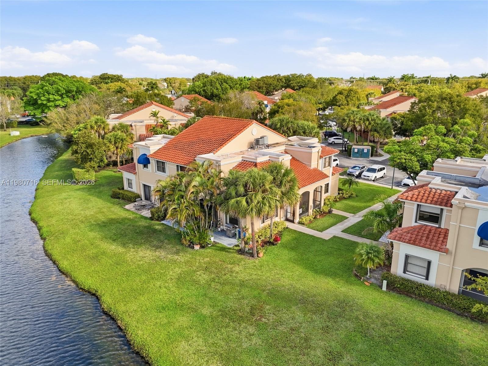 567 Racquet Club Rd # 18, Weston FL 33326