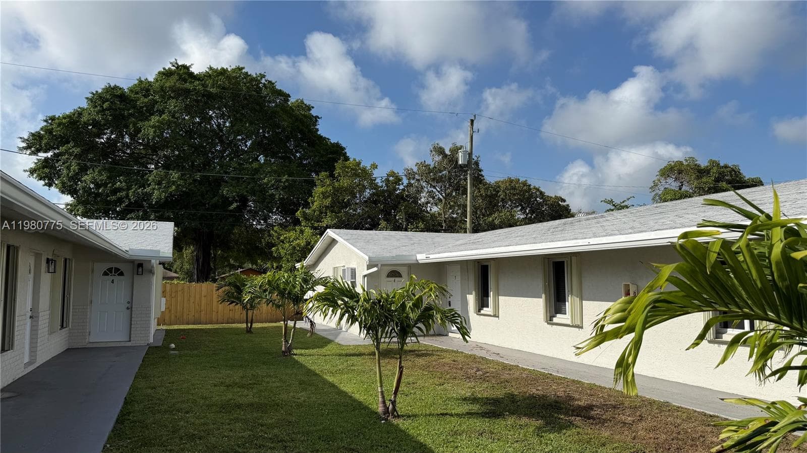 220 NW 12th St, Pompano Beach FL 33060