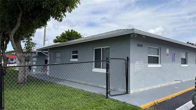 4101 NW 30th Ter, Lauderdale Lakes FL 33309 - Lauderdale Lakes, FL - Photo 2