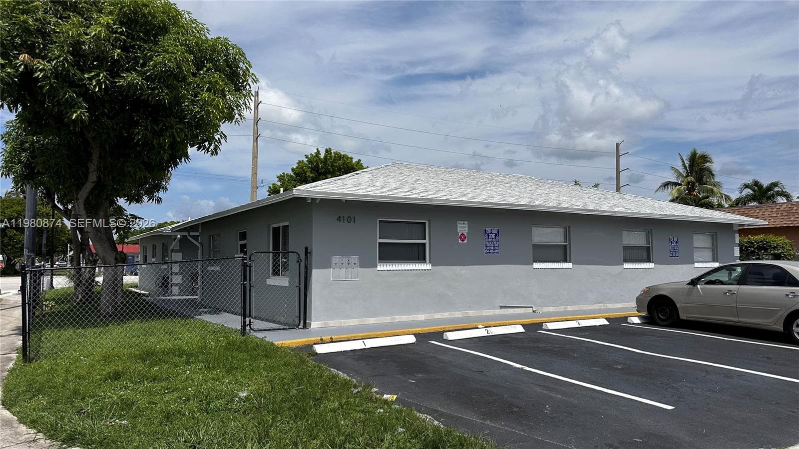 4101 NW 30th Ter, Lauderdale Lakes FL 33309 - Lauderdale Lakes, FL - Photo 1