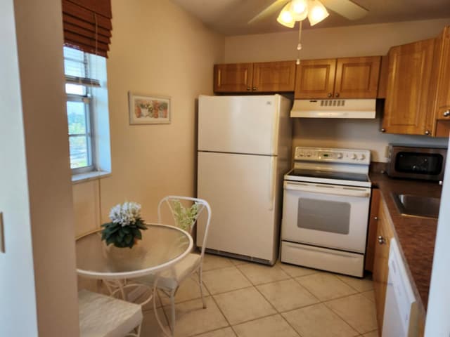 230 NE 26th Avenue # 408, Boynton Beach FL 33435 - Boynton Beach, FL - Photo 3