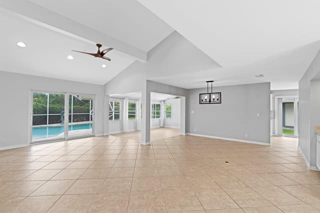 925 Foxpointe Circle, Delray Beach FL 33445 - Delray Beach, FL - Photo 4