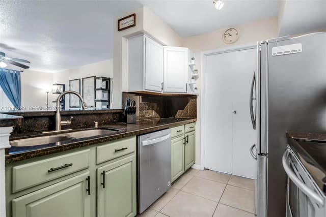 875 Riverside Dr # 712, Coral Springs FL 33071 - Coral Springs, FL - Photo 4