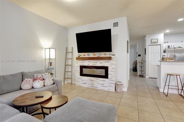 338 NE 37th Ave, Homestead FL 33033 - Homestead, FL - Photo 7