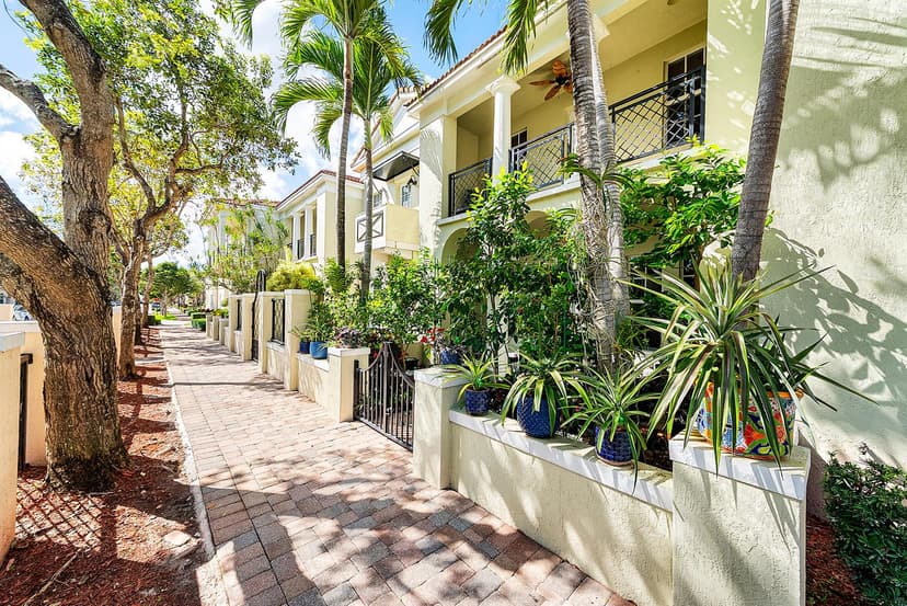 704 NW 83rd Place, Boca Raton FL 33487