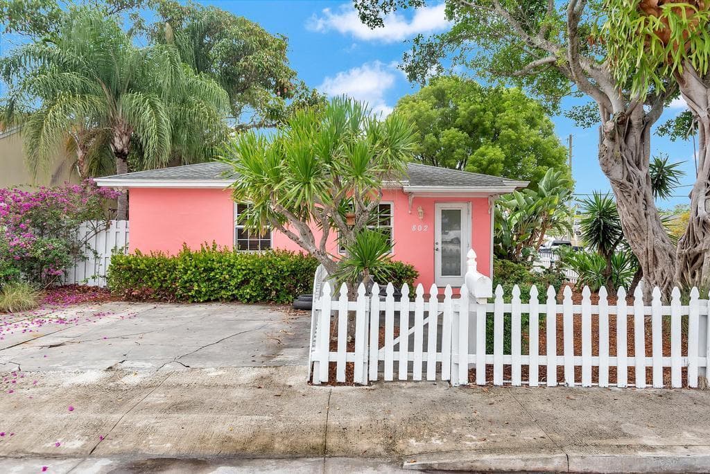 802 N J Street, FL 33460 - Photo 1
