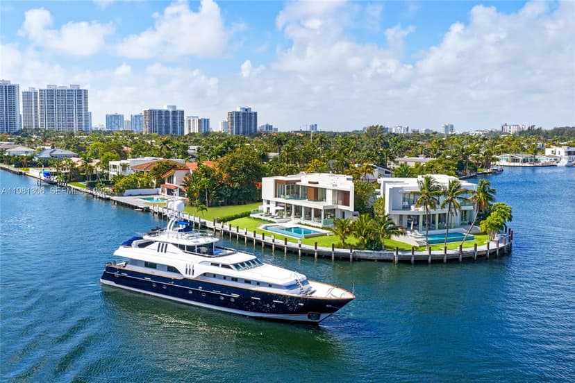 503 Palm Dr, Hallandale Beach FL 33009