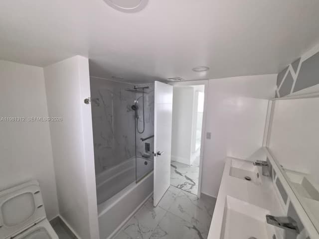 16410 Miami Dr # 304, North Miami Beach FL 33162 - North Miami Beach, FL - Photo 4