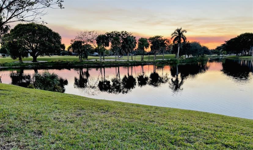 211 SW 87th Ter, Plantation FL 33324