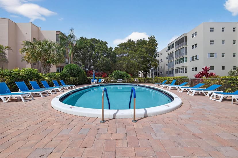 6731 Cypress Road # 402, Plantation FL 33317