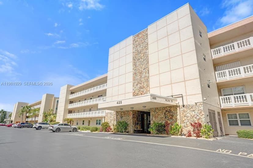 425 SE 11th Ter # 204, Dania Beach FL 33004