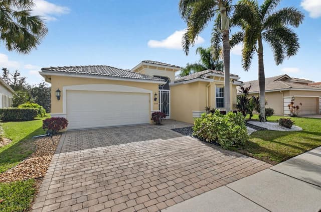 8208 Parini Way, Lake Worth FL 33467 - Lake Worth, FL - Photo 3
