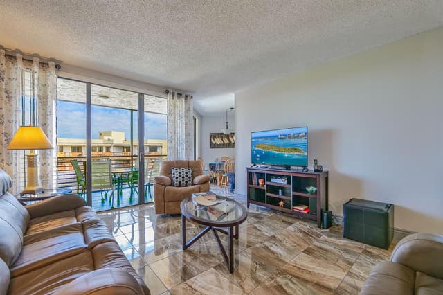 7100 Radice Court # 808, Lauderhill FL 33319 - Lauderhill, FL - Photo 4