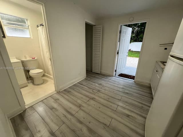 1053 NE 149th St, Miami FL 33161 - Miami, FL - Photo 6