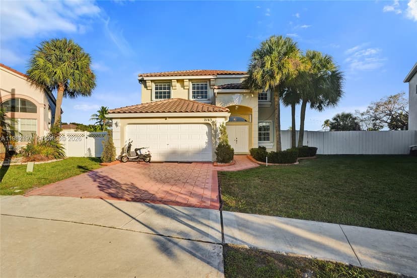 2163 NW 157th Ln, Pembroke Pines FL 33028