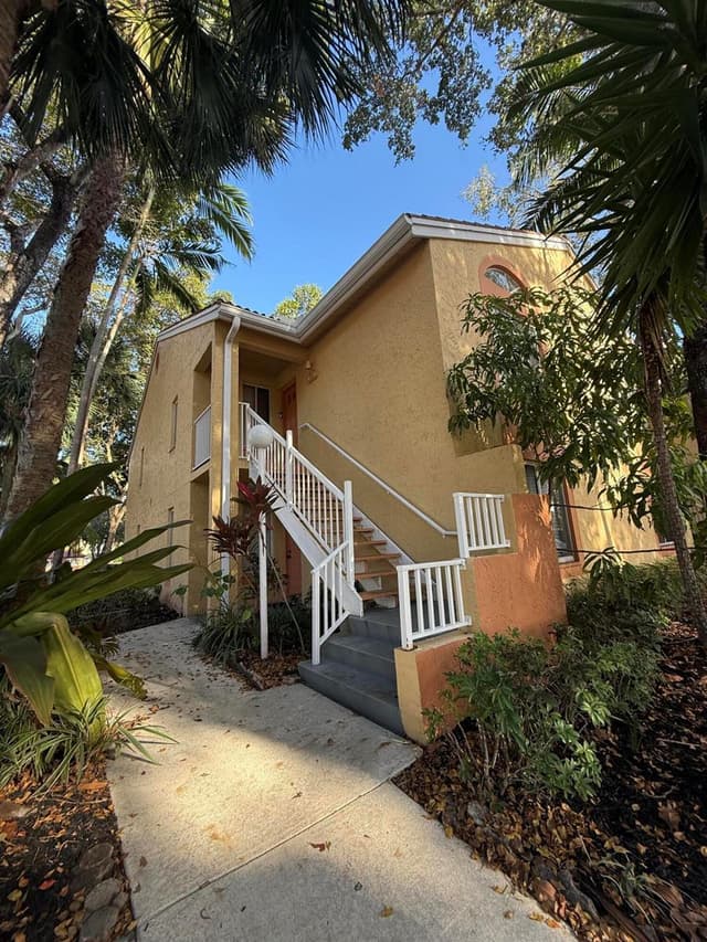 902 Coral Club Drive # 902, Coral Springs FL 33071 - Coral Springs, FL - Photo 2