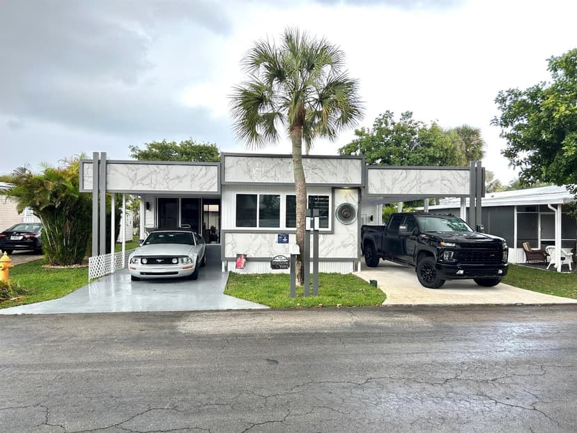 111 Alamanda Lane, Deerfield Beach FL 33442