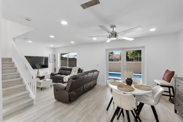 6363 Seagrape Circle, Margate FL 33063 - Margate, FL - Photo 5
