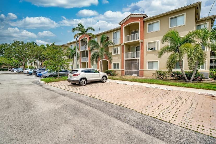 7085 Nova Drive # 226, Davie FL 33317
