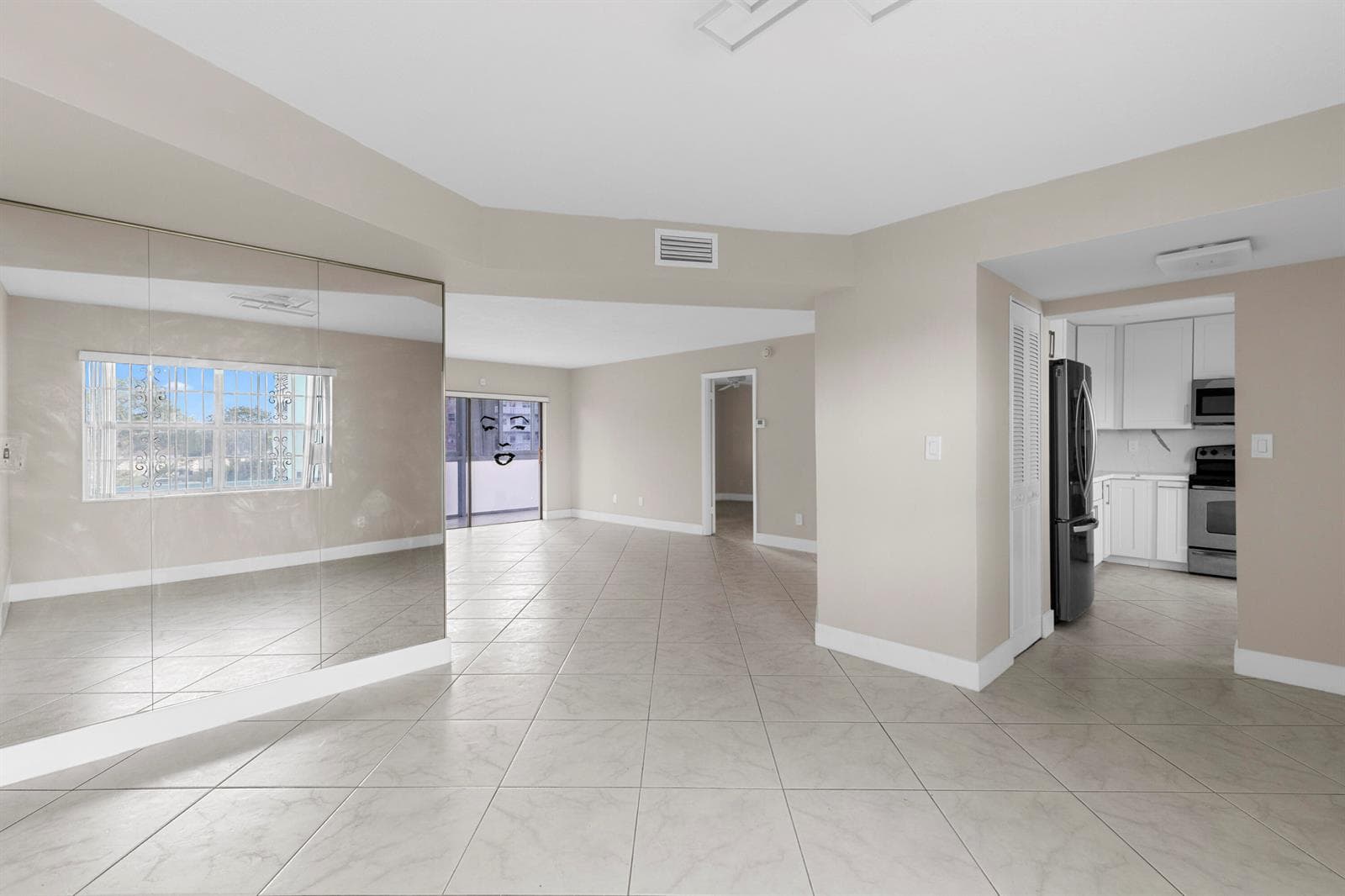 4141 NW 44th Avenue # 224, Lauderdale Lakes FL 33319 - Lauderdale Lakes, FL - Photo 1