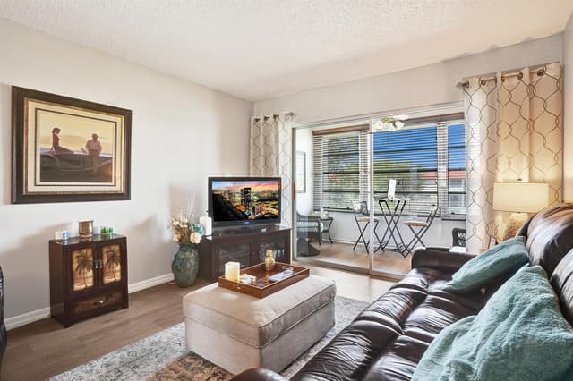 2901 E Sunrise Lakes Drive E # 305, Sunrise FL 33322 - Sunrise, FL - Photo 4