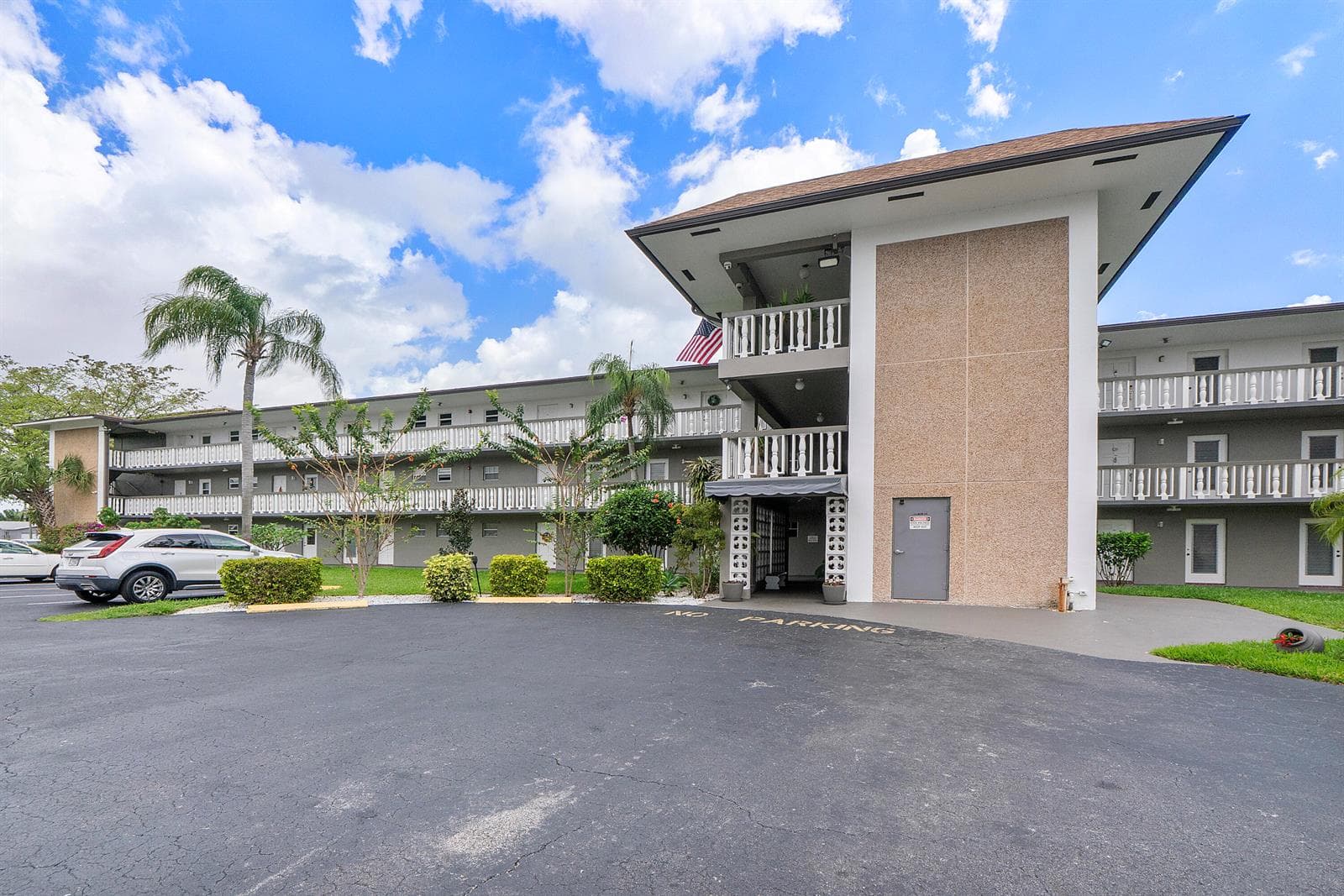 5200 Washington Street # 301, Hollywood FL 33021 - Hollywood, FL - Photo 1