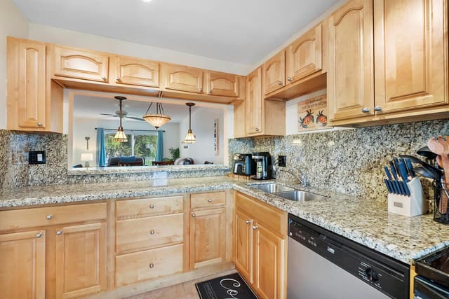 5200 Washington Street # 301, Hollywood FL 33021 - Hollywood, FL - Photo 4