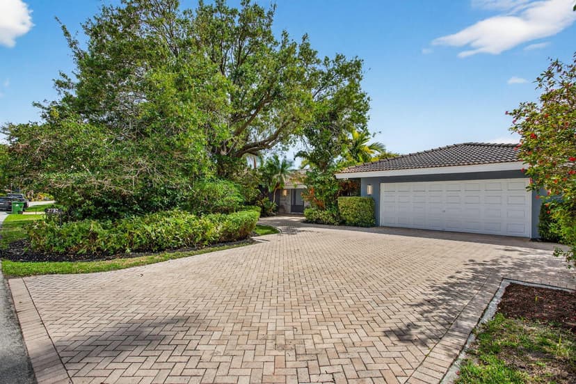 2732 NE 35th Drive, Fort Lauderdale FL 33308
